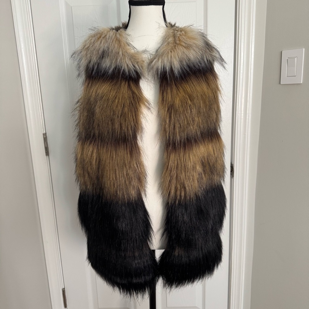 Dolce Cabo Faux Fur Vest, Small